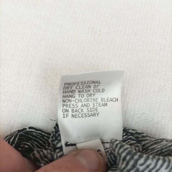 Jones New York Womens Flowy Blouse Size 1X Plus Black White NWT - Picture 8 of 8